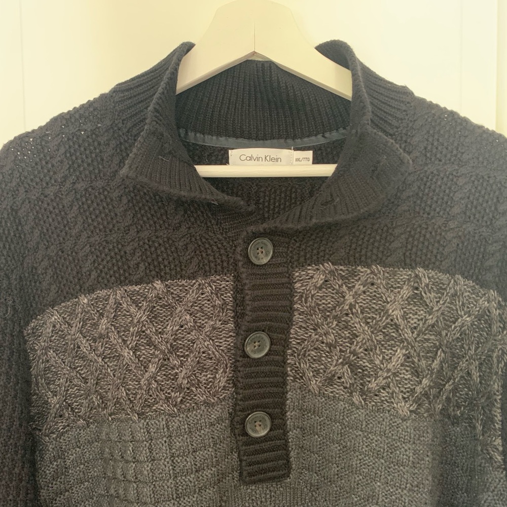 Calvin Klein Sweater - Picture 3 of 3